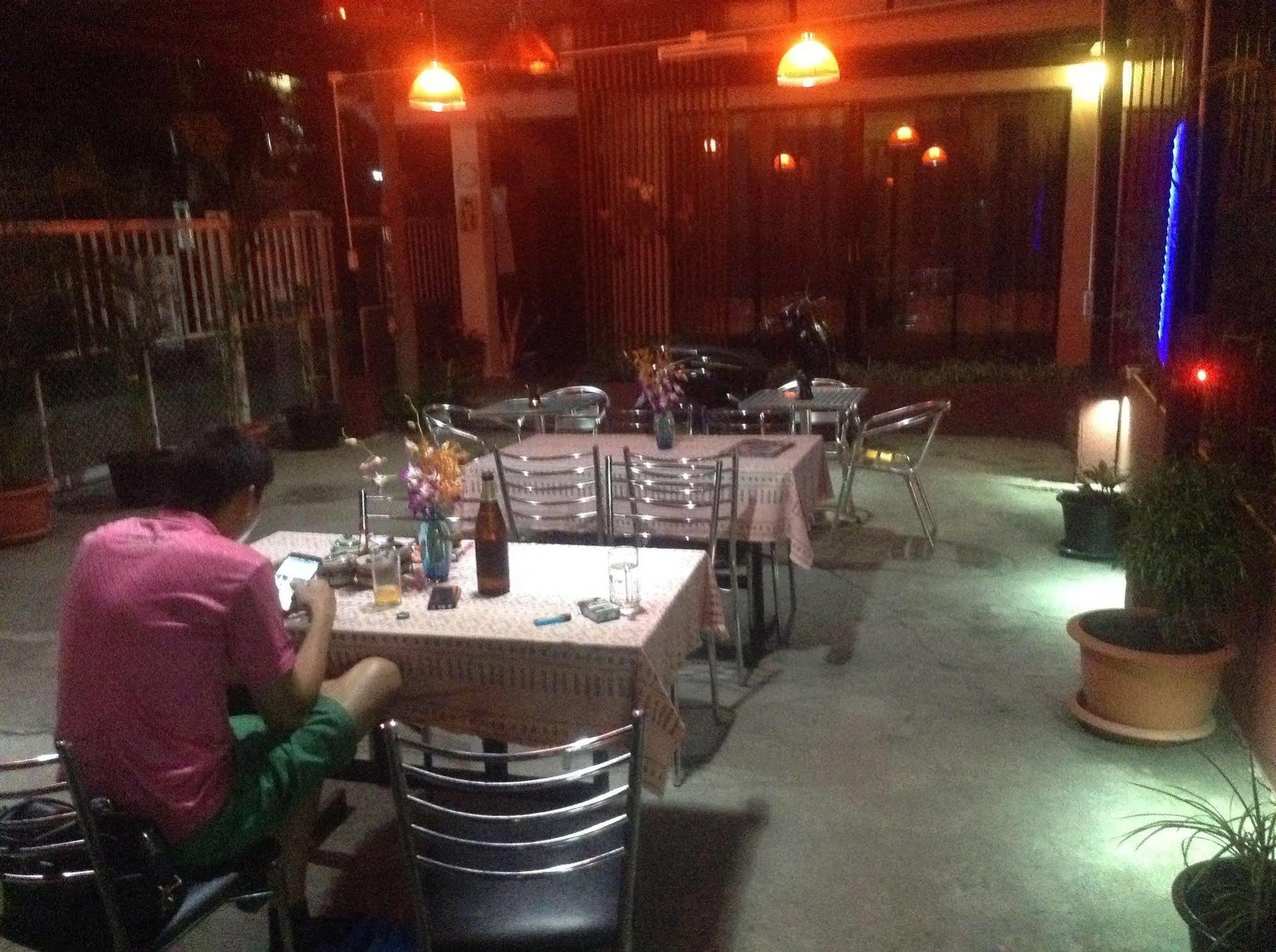 Hi Guesthouse Airport Chiang Mai Exterior foto
